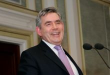 英国政坛大震动!前首相与“政坛不死鸟”恩仇再爆,牵扯性犯罪大亨 - 大风热搜网