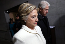 突发！希拉里爱泼斯坦案闭门作证，1小时后突然中断，竟是因为一张照片 - 大风热搜网