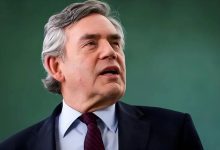 英国政坛爆惊天丑闻，前首相发难，心腹涉嫌泄密勾结富豪 - 大风热搜网