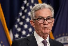 美联储主席鲍威尔遭刑事调查?法官怒批:纯属政治施压,目的就是逼降息 - 大风热搜网