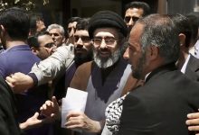 炮火中接班!伊朗新任最高领袖穆杰塔巴:身世、权力与中东局势走向 - 大风热搜网