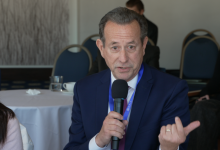 外部冲突反而稳了政权?伊朗的生存逻辑,这位双语编辑说透了 - 大风热搜网