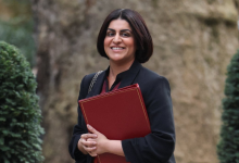 英国祭出留学签证“紧急刹车”，四国学生遭限制，背后藏着移民博弈深意 - 大风热搜网