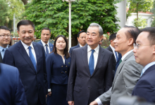 中国外交部长王毅接受中国媒体采访 - 大风热搜网