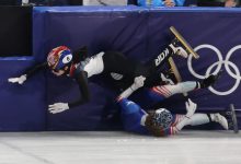 冬奥短道速滑突发意外！韩国队碰撞出局，教练持百元美钞申诉遭拒 - 大风热搜网