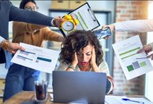 凯·亚当斯晒颈部带伤照拒说原因，深陷职场霸凌风波身心俱疲 - 大风热搜网