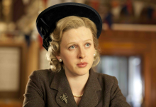 《Big Mood》新季首映红毯：爱尔兰女星尼古拉·考夫兰黑皮造型飒翻全场 - 大风热搜网