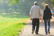 别卷跑步了!哈佛30年追踪证实:走路才是最稳的“长寿药” - 大风热搜网