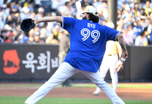 悲情复出夜！蓝鸟队投手庞斯时隔四年重返大联盟，却在投手丘上痛苦倒地 - 大风热搜网