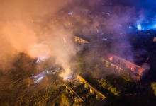 浏阳烟花厂爆炸最新通报：26人遇难，涉事工厂3个月前曾被罚 - 大风热搜网